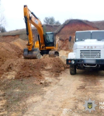 На Полтавщині судитимуть посадовця за незаконний видобуток піску на понад 8,2 млн грн
