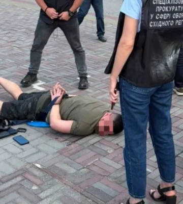 Офицера Национальной гвардии подозревают в участии в схеме выезда за границу за 8 тысяч долларов