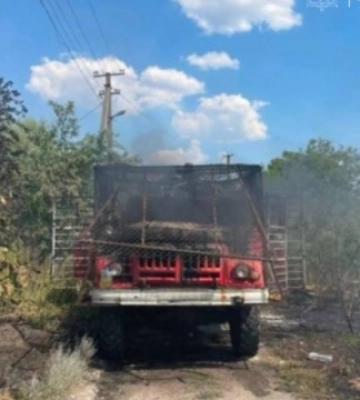 Росіяни влучили у пожежний автомобіль на Запоріжжі, постраждали двоє рятувальників