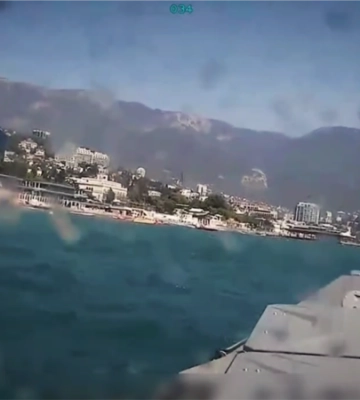 В ГУР МО Украины опубликовали видео с морских дронов Magura, которые участвовали в атке на Ялту 7 августа