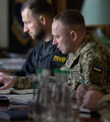 Захист Донеччини, удари по НПЗ та антибалістика: Зеленський розповів про доповідь Драпатого