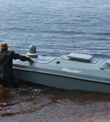 Привет оккупантам: украинские беспилотники устроили дерзкий морской парад у побережья Ялты. ВИДЕО