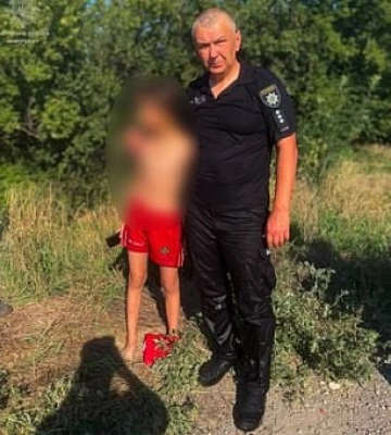 У Кривому Розі патрульний та небайдужі містяни врятували хлопчика, що тонув