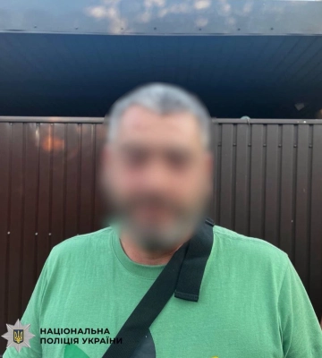 На Київщині троє чоловіків затримані та заґратовані за підозрою у груповому зґвалтуванні