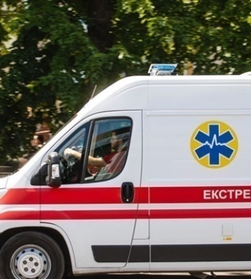 Дрон поразил больницу в Херсоне: пострадали медработницы