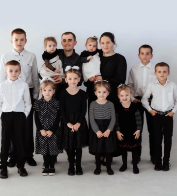Подружжя з Волині виховує десятеро дітей і чекає на одинадцятого: історія родини, яка руйнує стереотипи про багатодітність