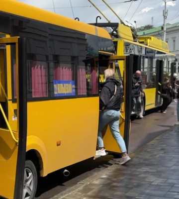 Проїзд карткою — 16 грн, готівкою — 26: нові тарифи та штрафи 460 грн із серпня