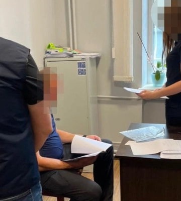 На Закарпатті судитимуть військового ТЦК, який прикував чоловіка кайданками