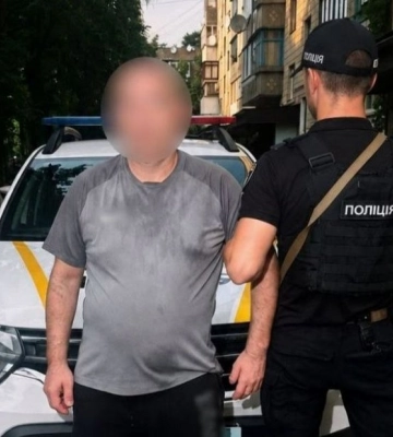 Не сподобалась платіжка: під Києвом чоловік жбурнув гранату у кабінет комунальників