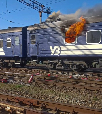 Россия совершила атаку на поезд "Сумы – Киев": загорелся локомотив