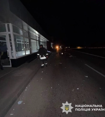 Дрон росіян влучив поблизу станції метро у Харкові