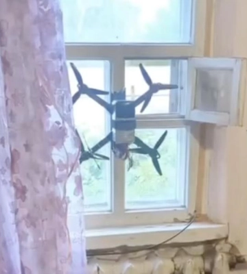 У мережі показали, як дрони допомагають військовим рятуватися від спеки