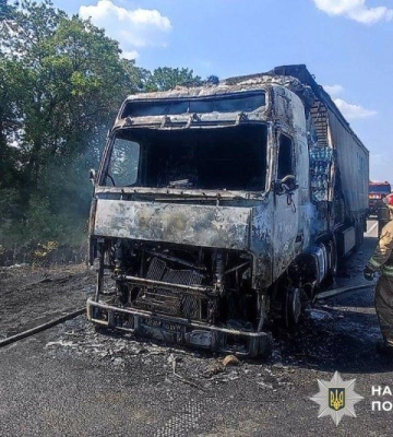 На Полтавщині під час руху загорілася вантажівка: поліція встановлює обставини
