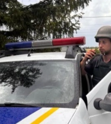 «Держись, друг, я тебя довезти»: полицейский спас раненого под обстрелом в Днепропетровской области. ВИДЕО