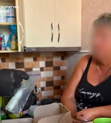 «Товар» отправляла по почте: харьковчанку подозревают в торговле психотропами
