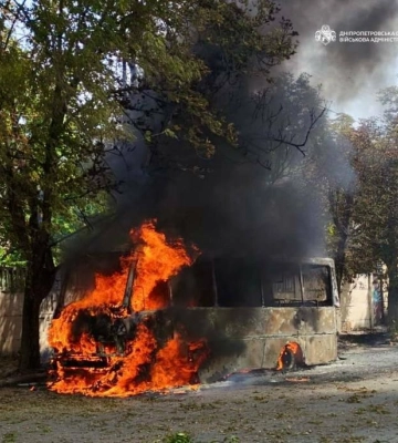Смертельна атака на Нікополь: російський удар знищив рейсовий автобус