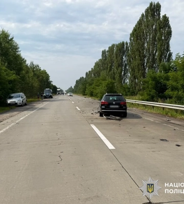 В Житомирской области в ДТП с участием трёх автомобилей пострадали семь человек, среди них двое детей