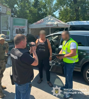 На Харківщині жінку підозрюють у продажу психотропів через пошту: поліція задокументувала сім епізодів