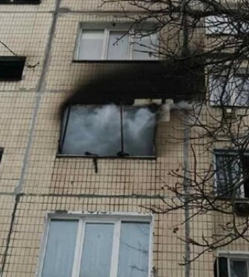Более 10 дронов атаковали пригород Днепра: пожары на логистическом центре и АЗС