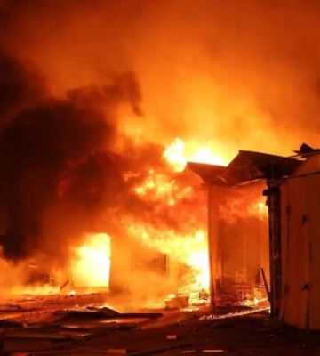 6 балістичних ракет по Києву: загиблий, палають резервуари з пальним