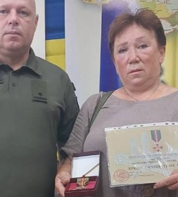 На Волині матері загиблого захисника вручили посмертну нагороду сина