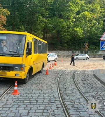 У центрі Львова автобус наїхав на 21-річну пішохідку
