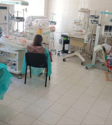 Пять родов в день под обстрелы: в Одессе спасают младенцев от 470 граммов