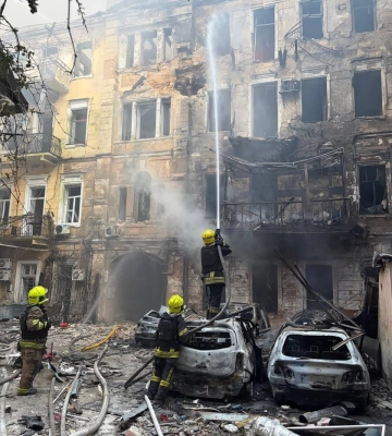 Ворожа атака на Одесу: пошкоджено житлові будинки в кількох районах, є поранені