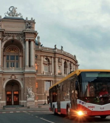 Після атаки частина Одеси залишилась без світла, зупинився електротранспорт