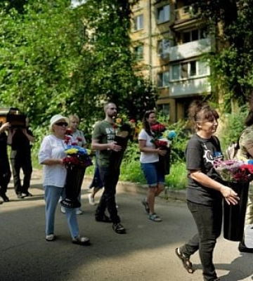 У Кривому Розі провели в останню путь загиблого захисника Валерія Капітоненка