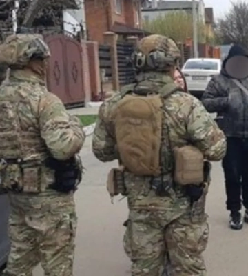 Мошенники притворялись девушками из прифронтовых городов и обманули 11 военных - дело передали в суд