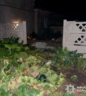 У Березному мотоцикліст врізався в огорожу та будинок: 18-річний хлопець загинув