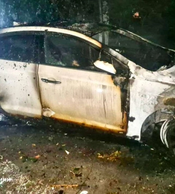 У Дніпрі на Національної Гвардії горів автомобіль: подробиці