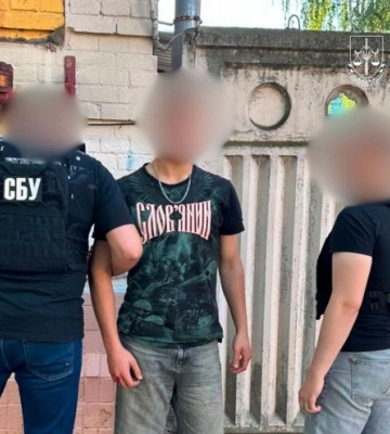 У Києві затримали чоловіка, який за гроші збирав для росіян інформацію про підприємство, де зберігали дрони