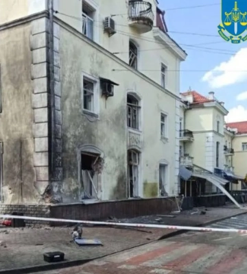 Ракетний удар по драмтеатру в Чернігові: трьом російським воєначальникам повідомлено про підозру. ДОКУМЕНТ
