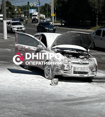 "Заправка вогнем": у Дніпрі на АЗС загорівся автомобіль