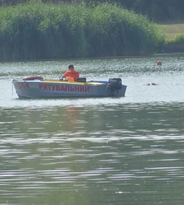 На волосині від трагедії: головні помилки на воді, які щороку забирають десятки життів на Рівненщині (ВІДЕО)