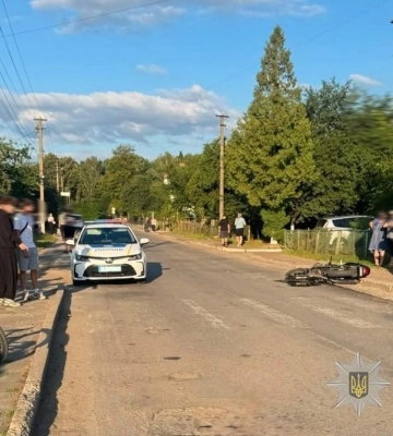 На Волині зіткнулися мотоцикл і велосипед: травмувалися двоє неповнолітніх
