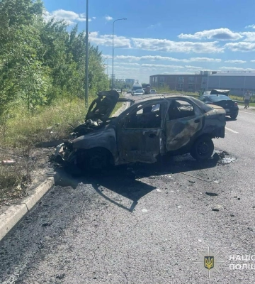 У Пустомитах через зіткнення з Tesla згорів автомобіль