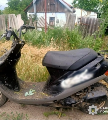 Троє підлітків викрали скутер біля вокзалу в Одеській області