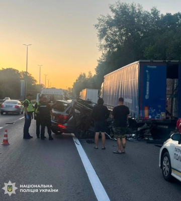 У Києві внаслідок ДТП загинули жінка і дворічна дитина