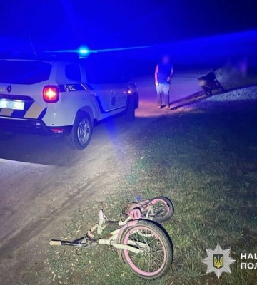 На Полтавщині мотоцикл зіткнувся з велосипедом: травмувалася 7-річна дівчинка