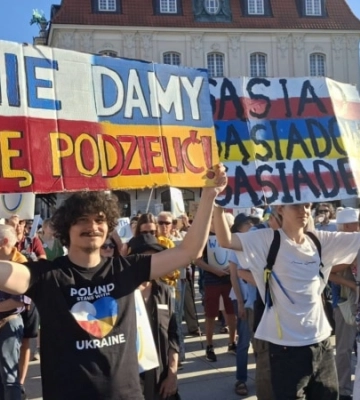 «Чи хтось згадував би про Волинь без політиків». Як поляки реагують на зростання агресії проти українців
