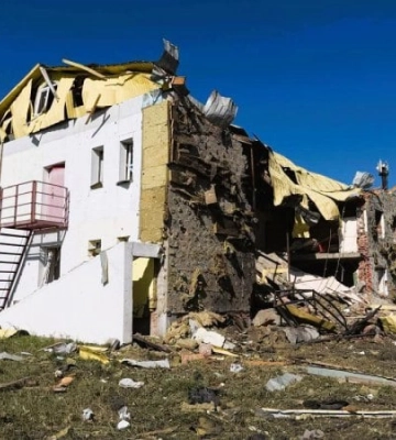 Росіяни вдарили по гуртожитках із переселенцями у Дергачах