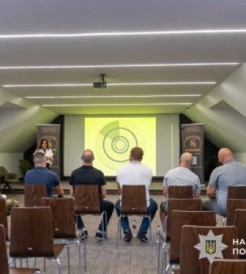 «Подолання стресу та ПТСР»: на Закарпатті поліцейські провели тренінг для ветеранів та їхніх родин