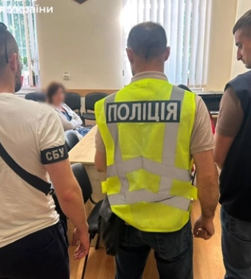 Лікарку військової поліклініки викрили на хабарі