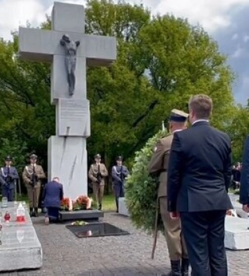 Спікер польського Сейму закликав Україну визнати Волинську трагедію геноцидом поляків