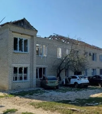 рф вдарила по будівлі Куньєвської сільради на Харківщині, постраждали четверо працівників
