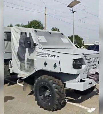 У мережі висміяли новий російський автомобіль для фронту «Пластун-ТТМ»