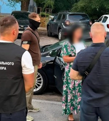Офицер Генштаба за $14 тыс. обещала военному помочь уволиться из армии